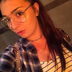 Meet your Posher, Victoria